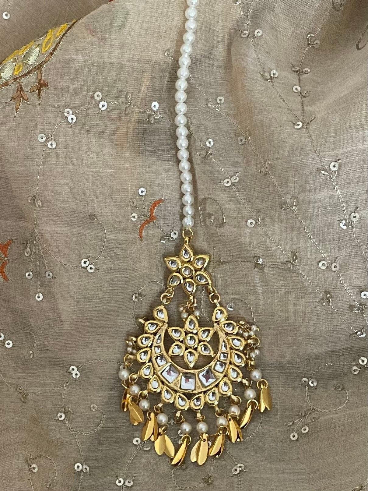 Kundan Maang Tika