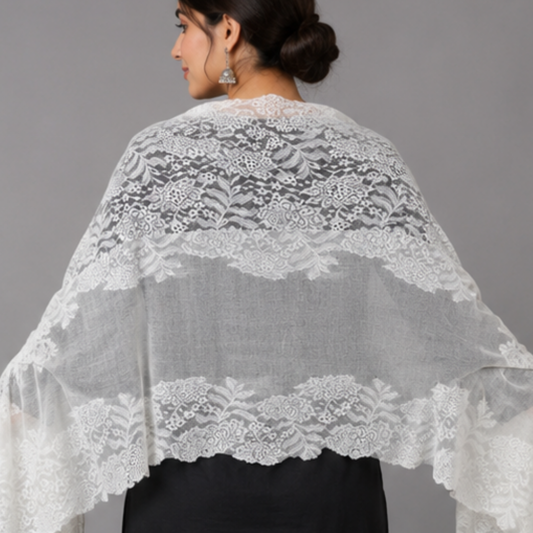 WHITE LACE STOLE
