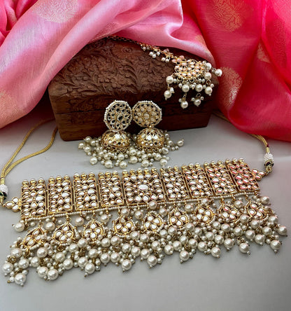 Katrina Kaif Inspired/Bridal Jewelry Set/Emerald Green Kundan Choker Set/Gold Necklace Set/Indian Jewelry/Bollywood Jewelry/Jhumkas