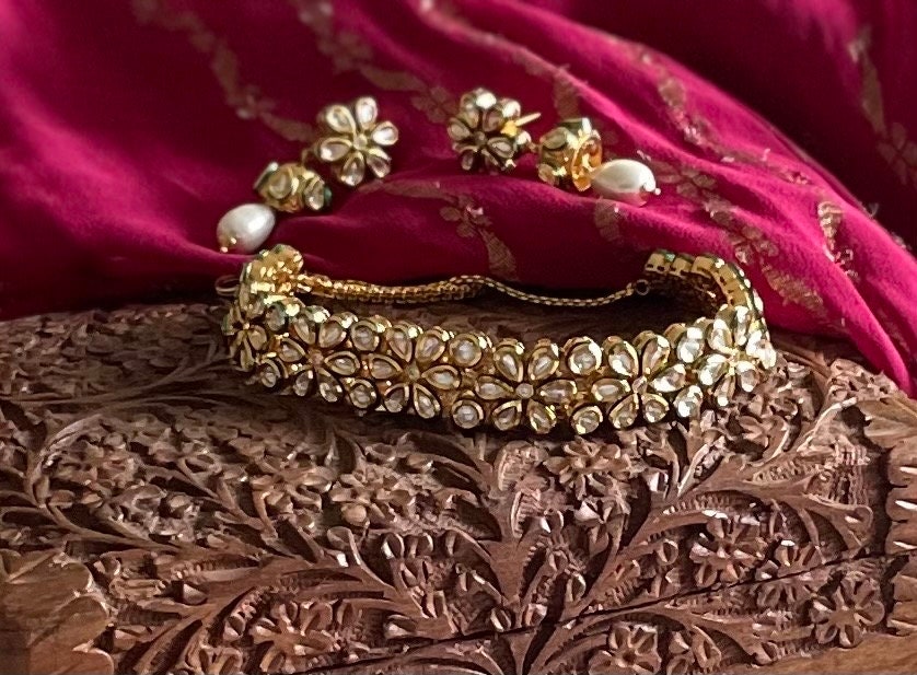 Kundan Choker Jewelry Set/Gold Choker Set/Next to Real Necklace Set/Kundan Jhumkis/Indian Jewelry Set/Bollywood Jewelry