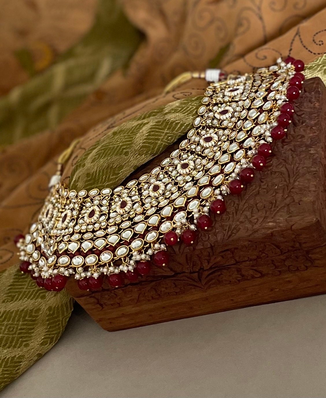 Red Bridal Kundan Jewelry Set/Bridal Choker Set/Bollywood Jewelry/Kundan Necklace Set/Red Kundan Chandbalis/Indian Jewelry Set/Tika Set