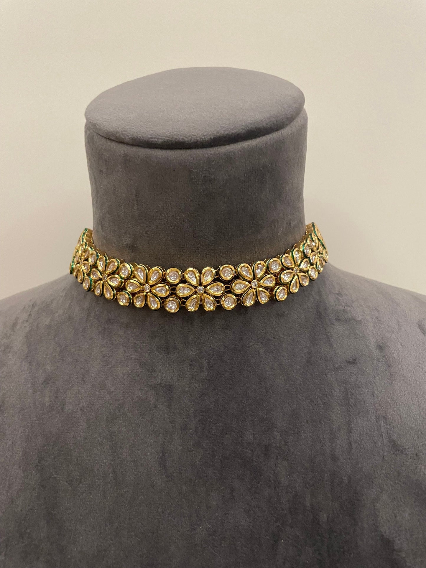 Kundan Choker Jewelry Set/Gold Choker Set/Next to Real Necklace Set/Kundan Jhumkis/Indian Jewelry Set/Bollywood Jewelry
