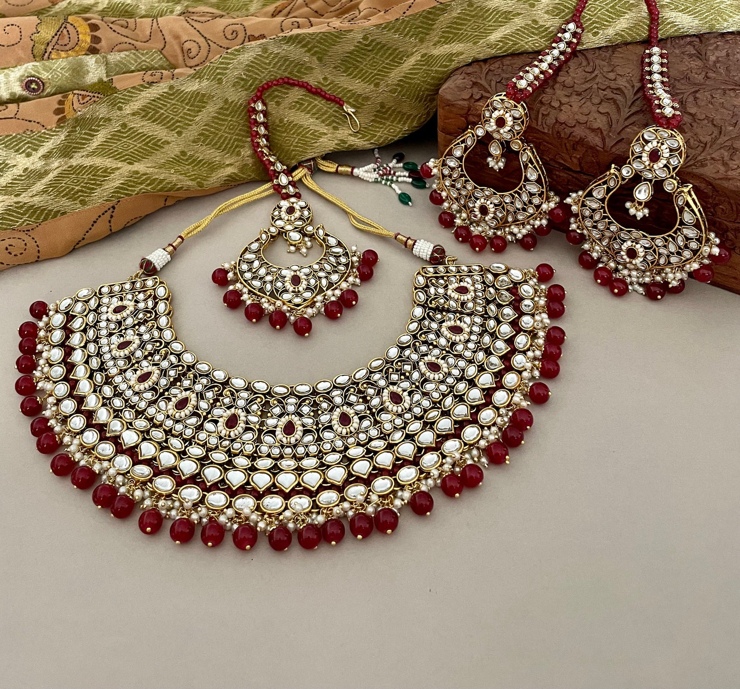 Red Bridal Kundan Jewelry Set/Bridal Choker Set/Bollywood Jewelry/Kundan Necklace Set/Red Kundan Chandbalis/Indian Jewelry Set/Tika Set
