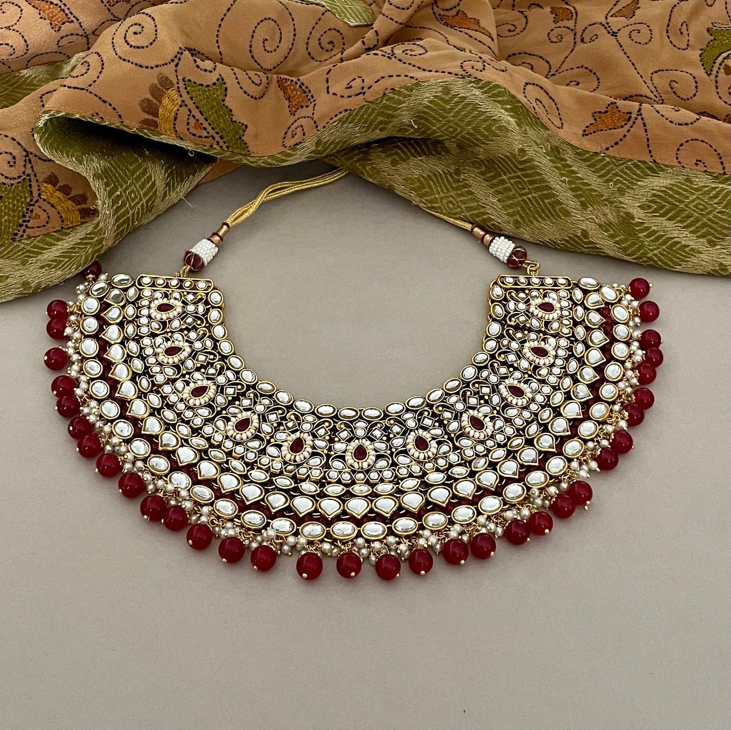 Red Bridal Kundan Jewelry Set/Bridal Choker Set/Bollywood Jewelry/Kundan Necklace Set/Red Kundan Chandbalis/Indian Jewelry Set/Tika Set
