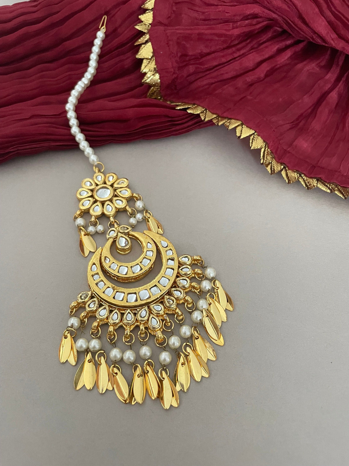 Kundan Maang Tika