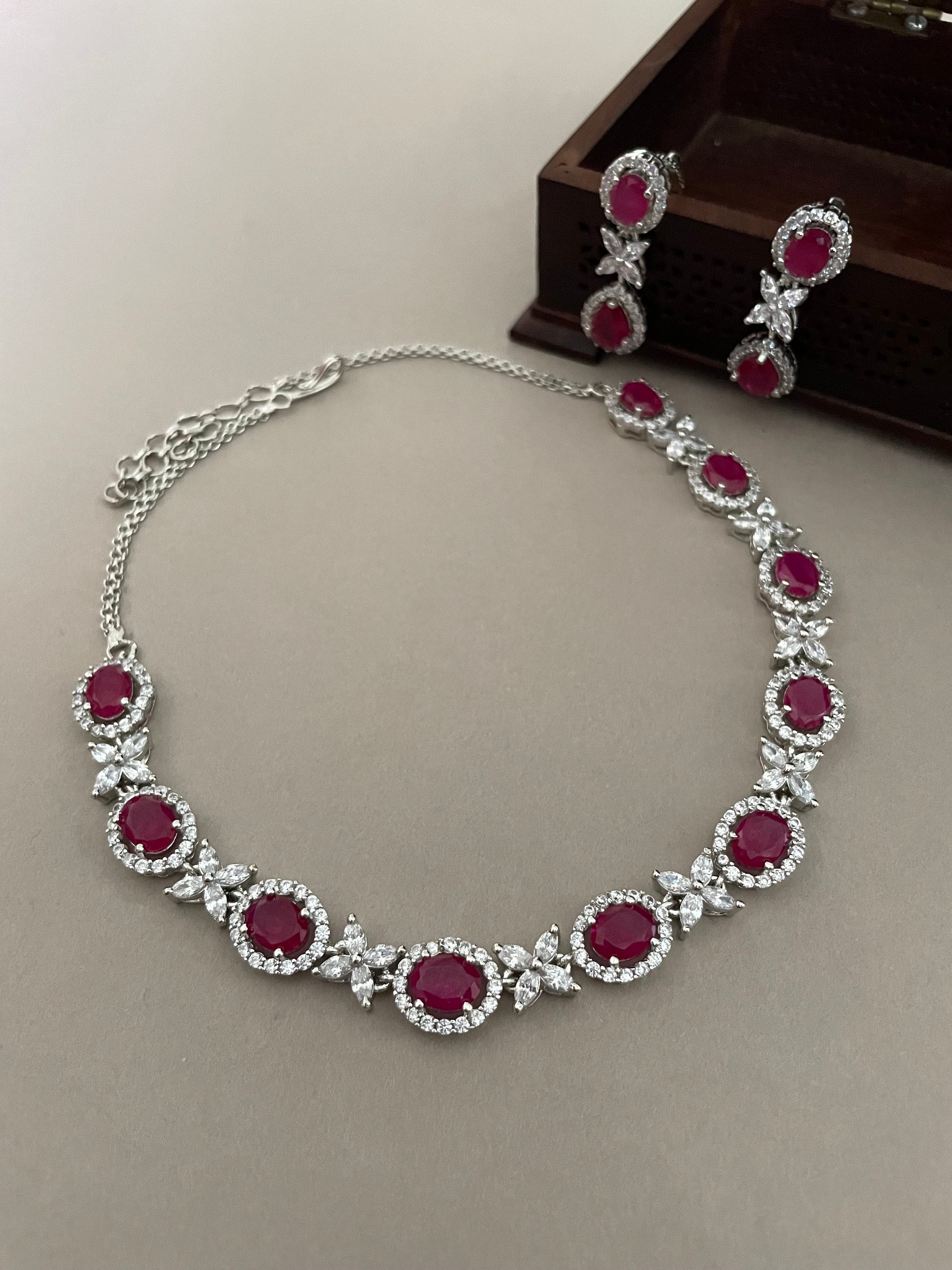 Red Dainty Faux Diamond Necklace Set