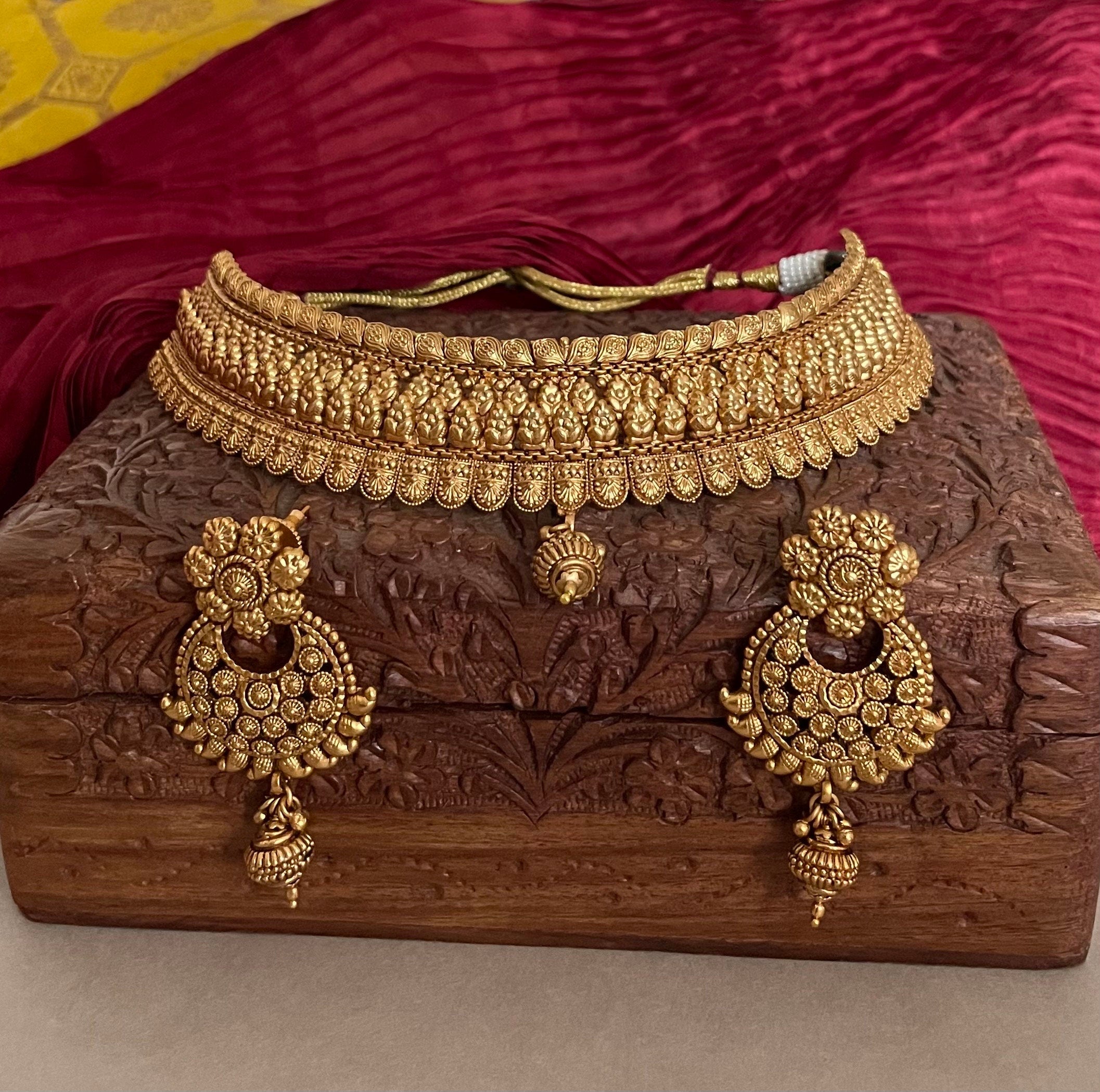 Gold Temple Necklace Set