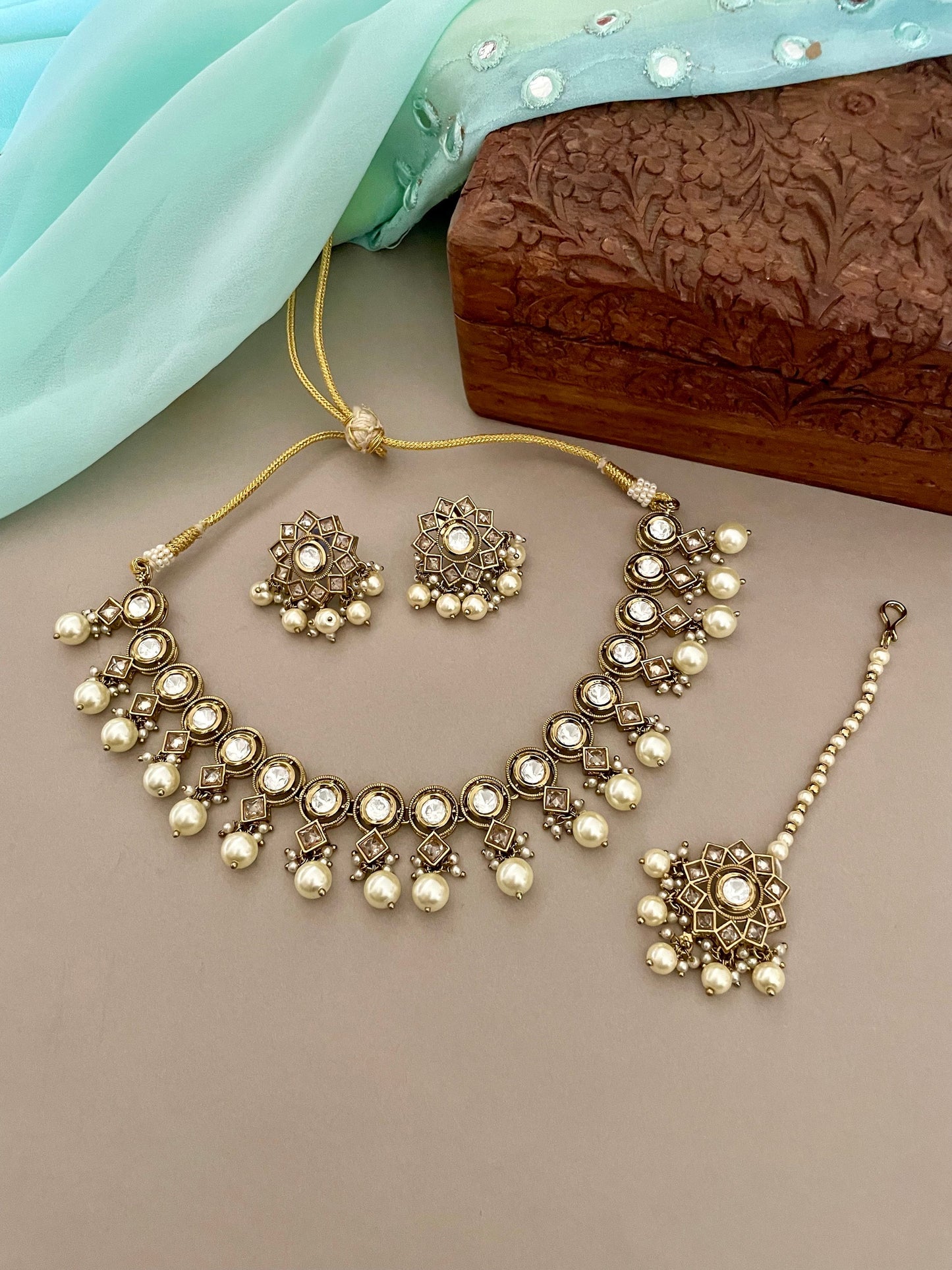 Polki and Kundan Jewelry Set with Tika/Polki Set/Kundan Set/Cocktail Jewelry Set/Polki Tika Set/Indian Jewelry Set/Wedding Set